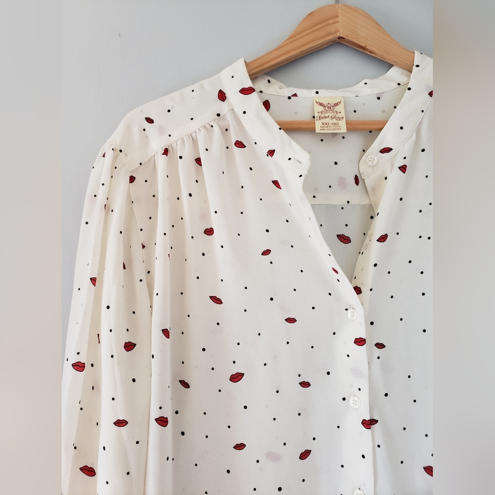 Faded Glory Red Lips blouse